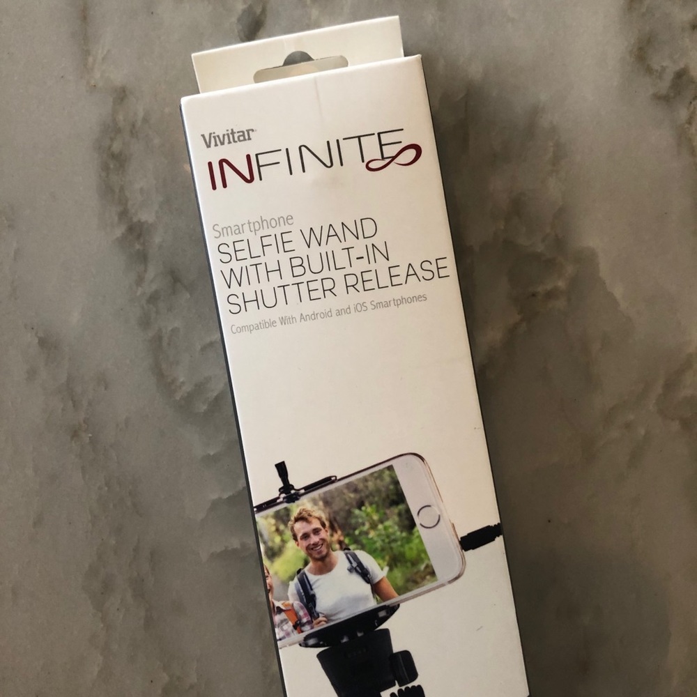 Vivitar Infinite Selfie Stick NIB